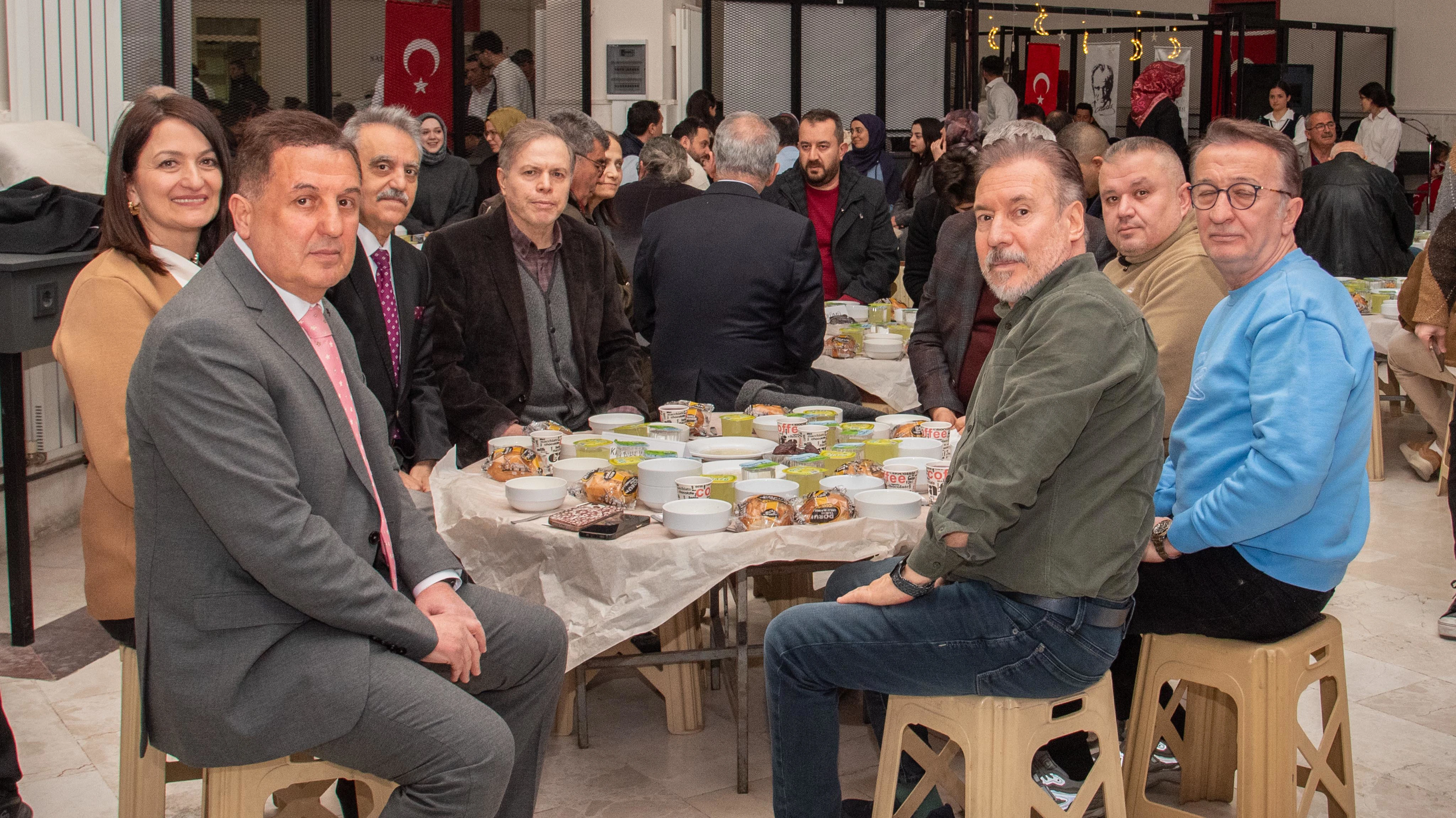 Selçuk Üniversitesi Fen Fakültesinde öğrenciler iftar programında buluştu